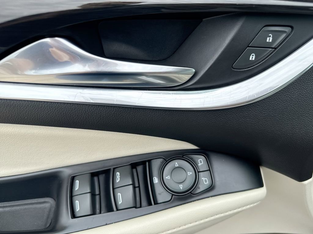 Used 2022 Buick Enclave Essence w/ LPO, Touring Package FWD image 15