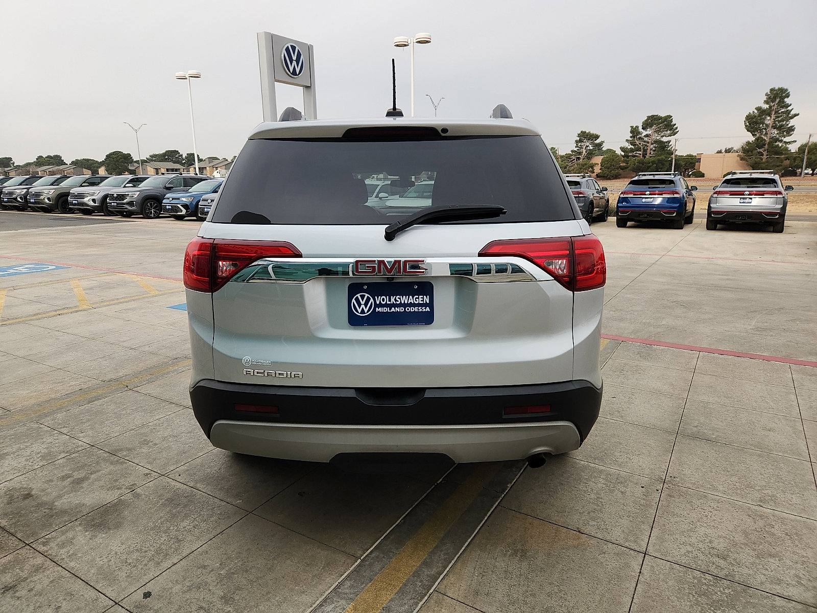 Used 2018 GMC Acadia SLE image 6