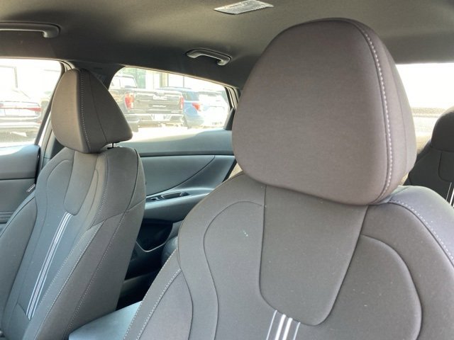 New 2025 Hyundai Elantra SEL image 25