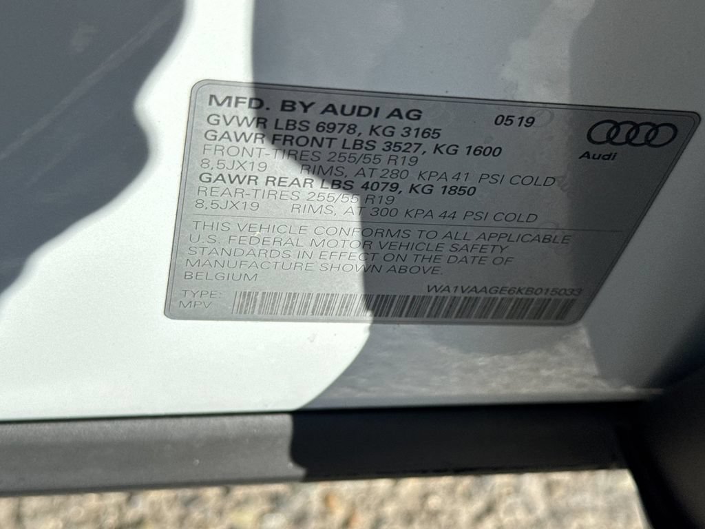 Used 2019 Audi e-tron Prestige w/ Prestige Package AWD/4WD image 40