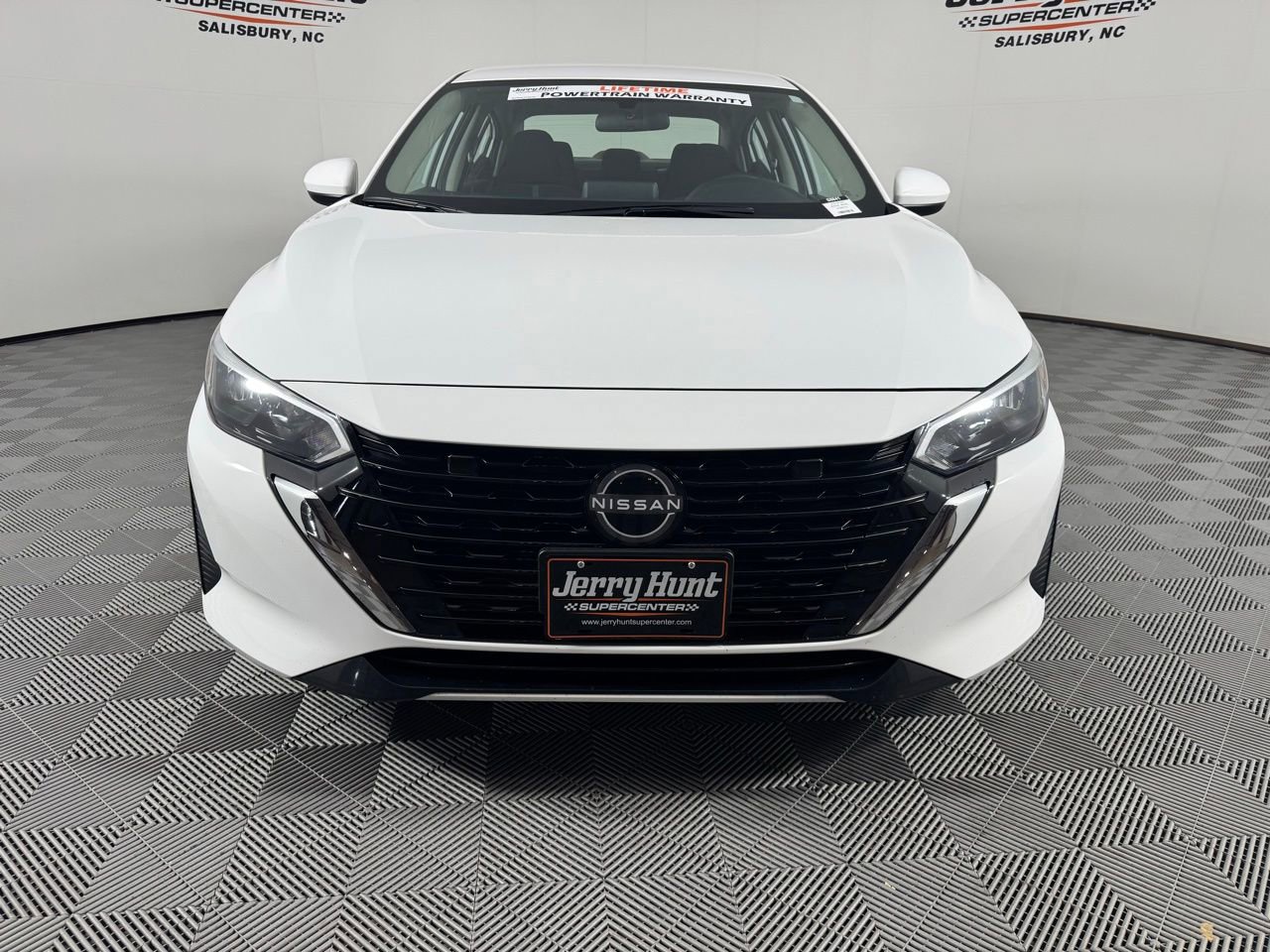 Used 2025 Nissan Sentra SV FWD image 4