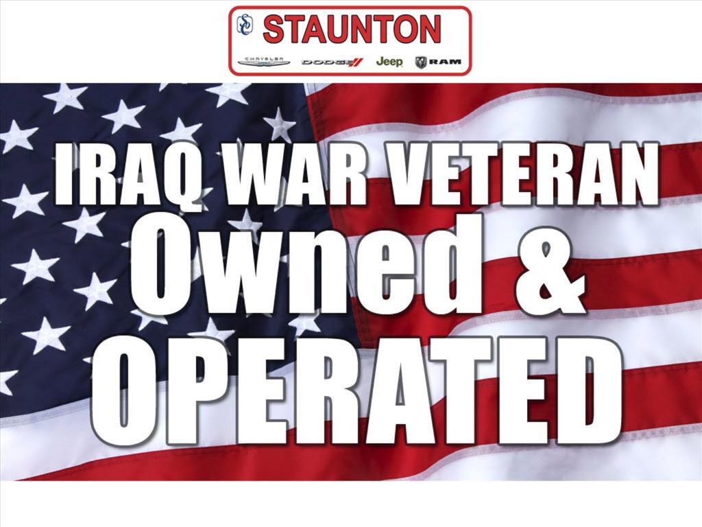 Used 2023 Chrysler Pacifica Touring-L image 16