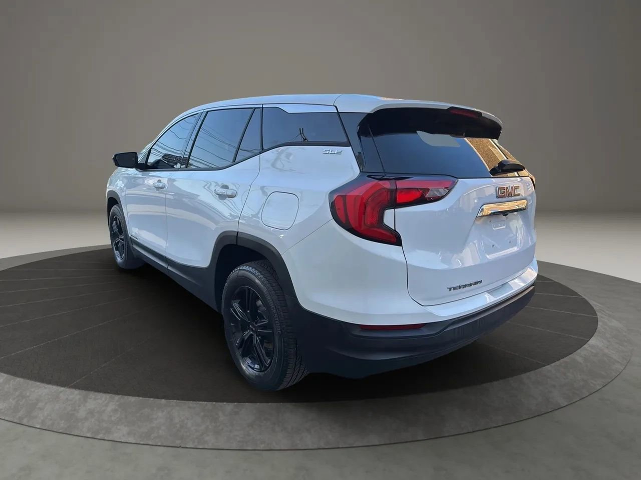 Used 2018 GMC Terrain SLE FWD image 7