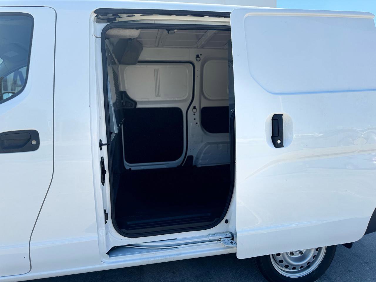 Used 2020 Nissan NV200 S FWD image 20