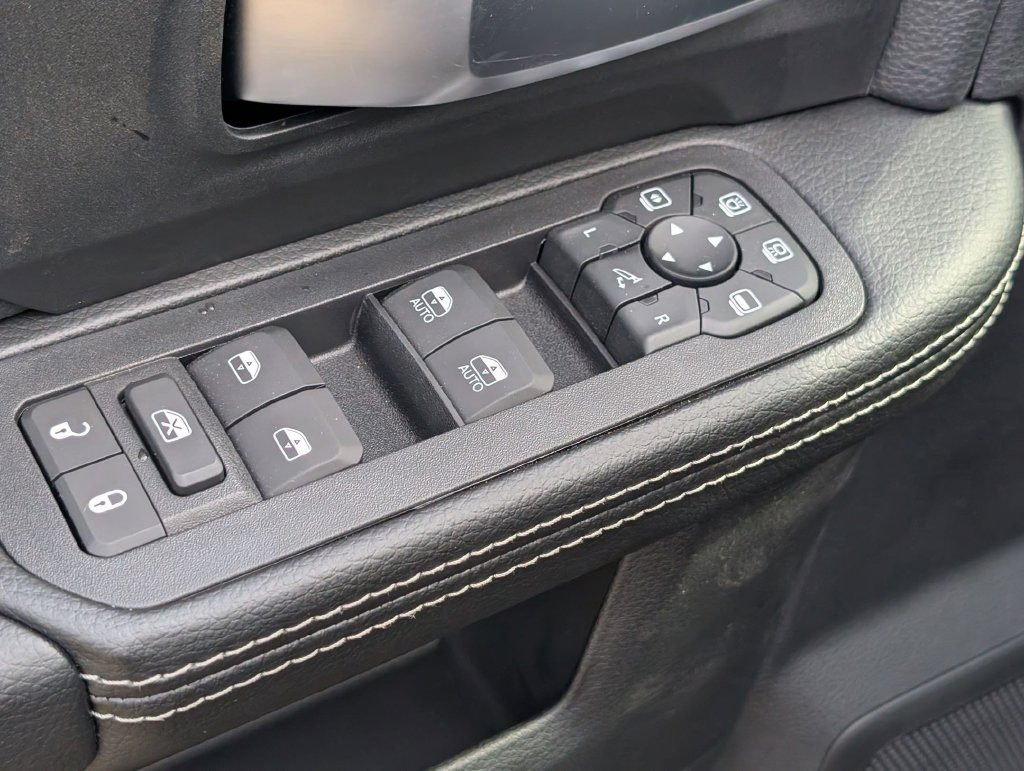 New 2026 RAM 3500 Big Horn AWD/4WD image 11