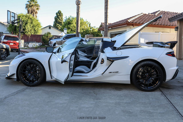 Used 2025 Chevrolet Corvette Z06 w/ Z07 Performance Package RWD image 14