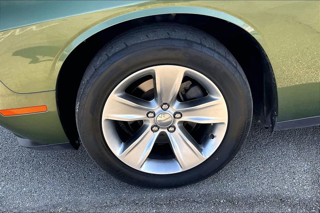Used 2018 Dodge Challenger SXT RWD image 7