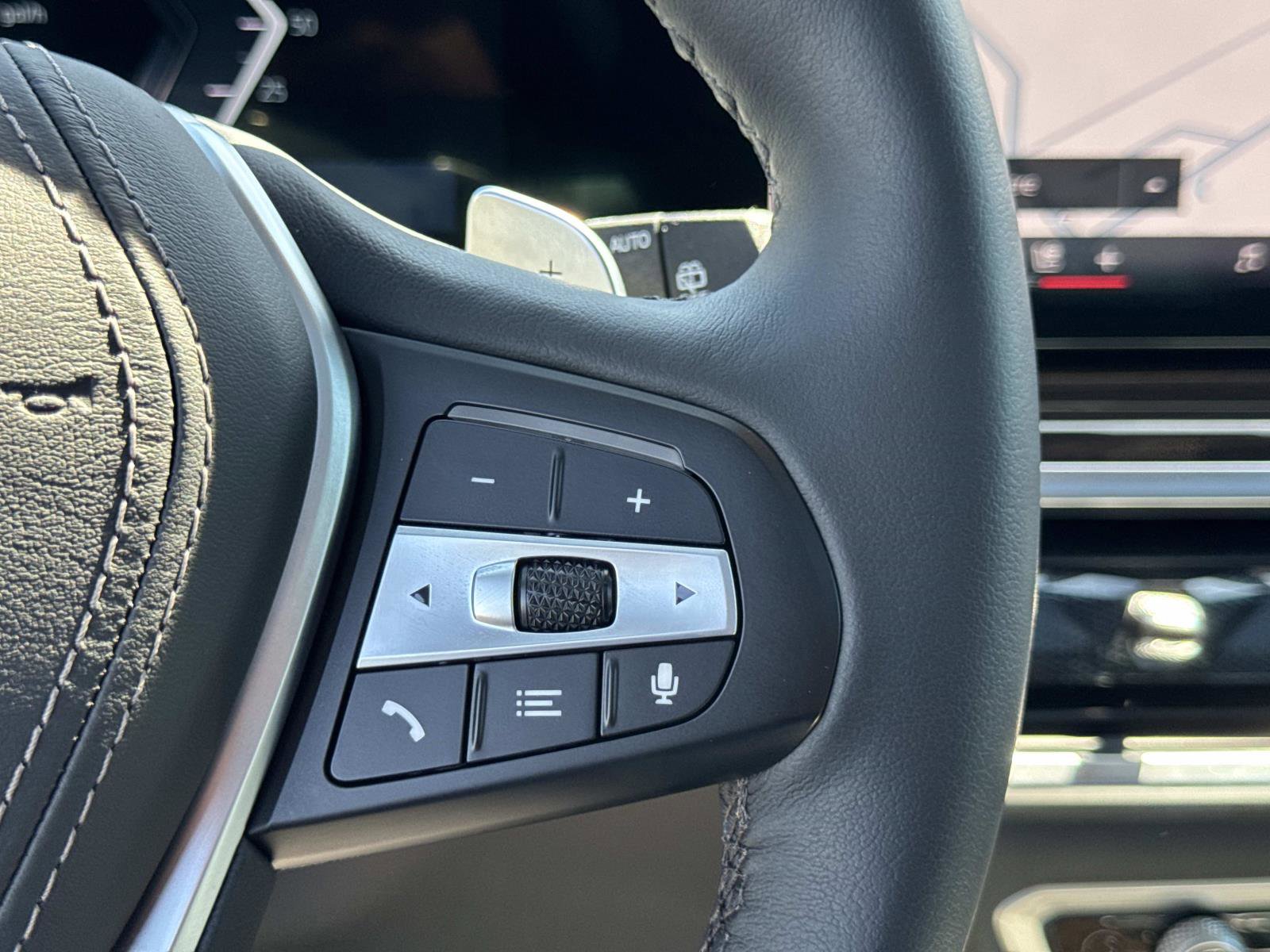 Used 2026 BMW X5 xDrive50e image 21