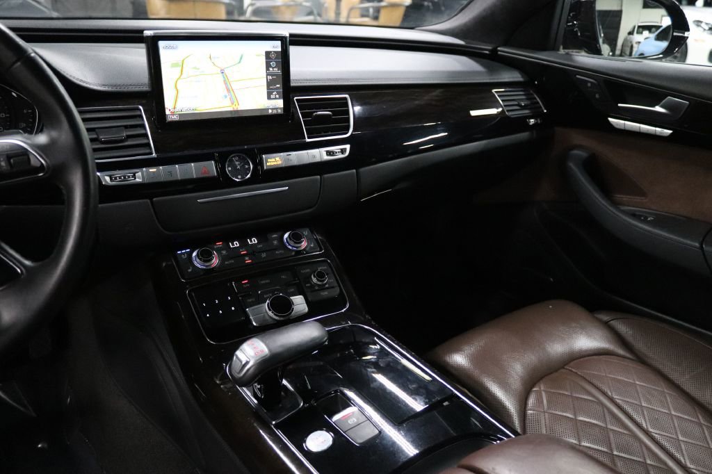 Used 2016 Audi A8 L 4.0T image 30
