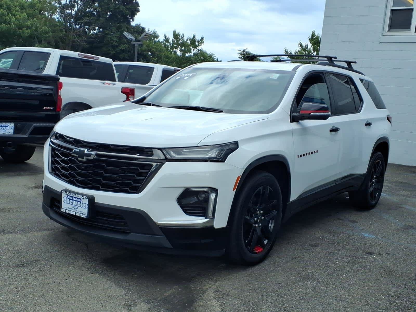 Certified 2023 Chevrolet Traverse Premier w/ Redline Edition AWD/4WD image 3