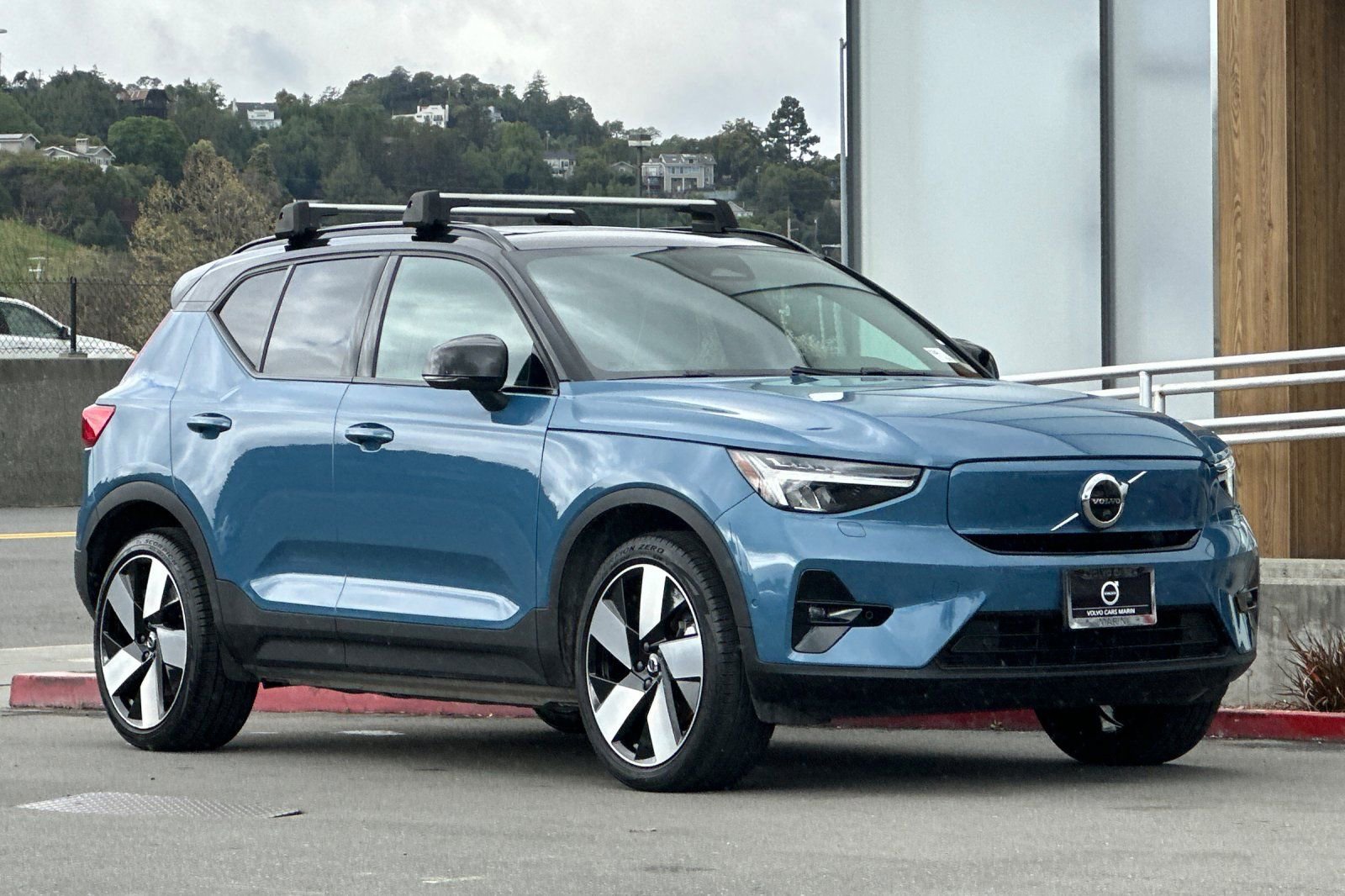 Certified 2023 Volvo XC40 Recharge Ultimate image 10