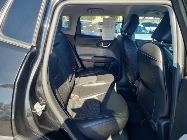 Used 2022 Jeep Compass Latitude FWD image 8