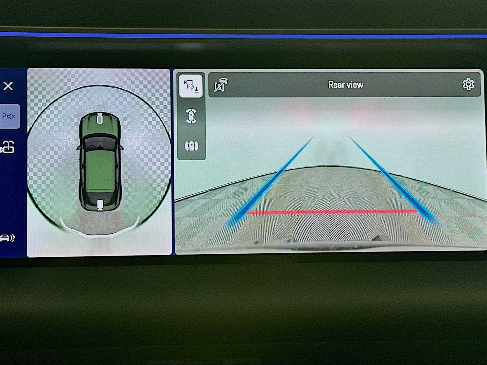 New 2026 Porsche Macan Electric RWD image 18