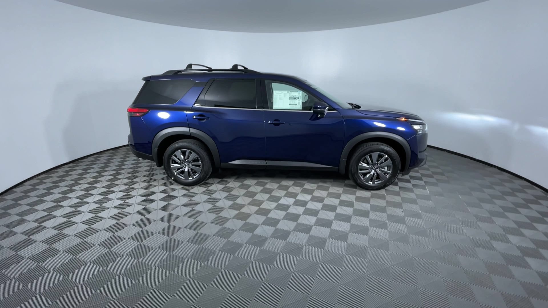 Certified 2025 Nissan Pathfinder SV w/ Black Appearance Package AWD/4WD image 9