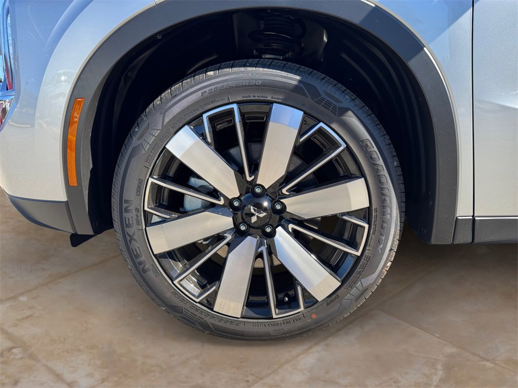 New 2025 Mitsubishi Outlander SE image 14