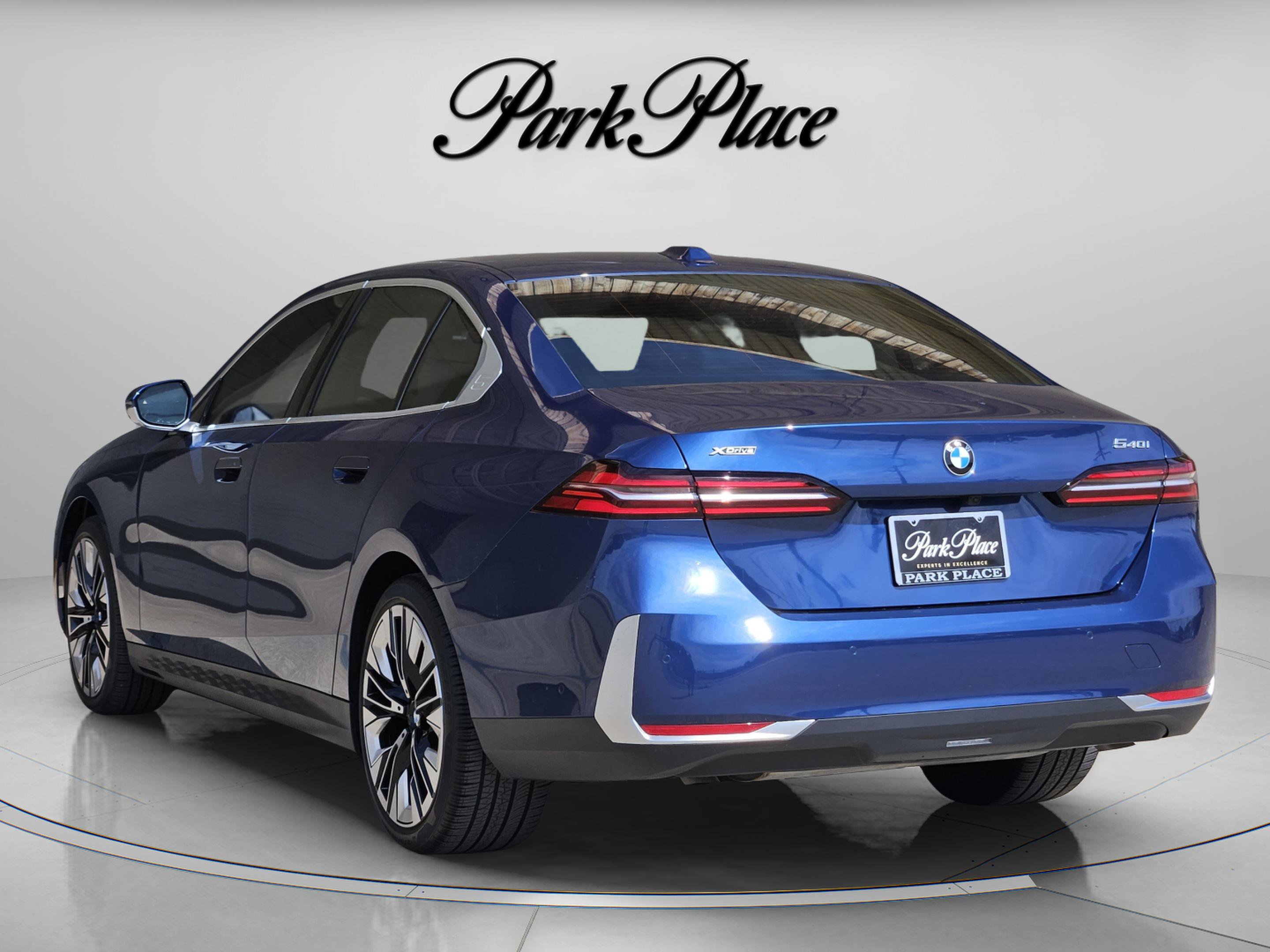 Used 2025 BMW 540i xDrive AWD/4WD image 3