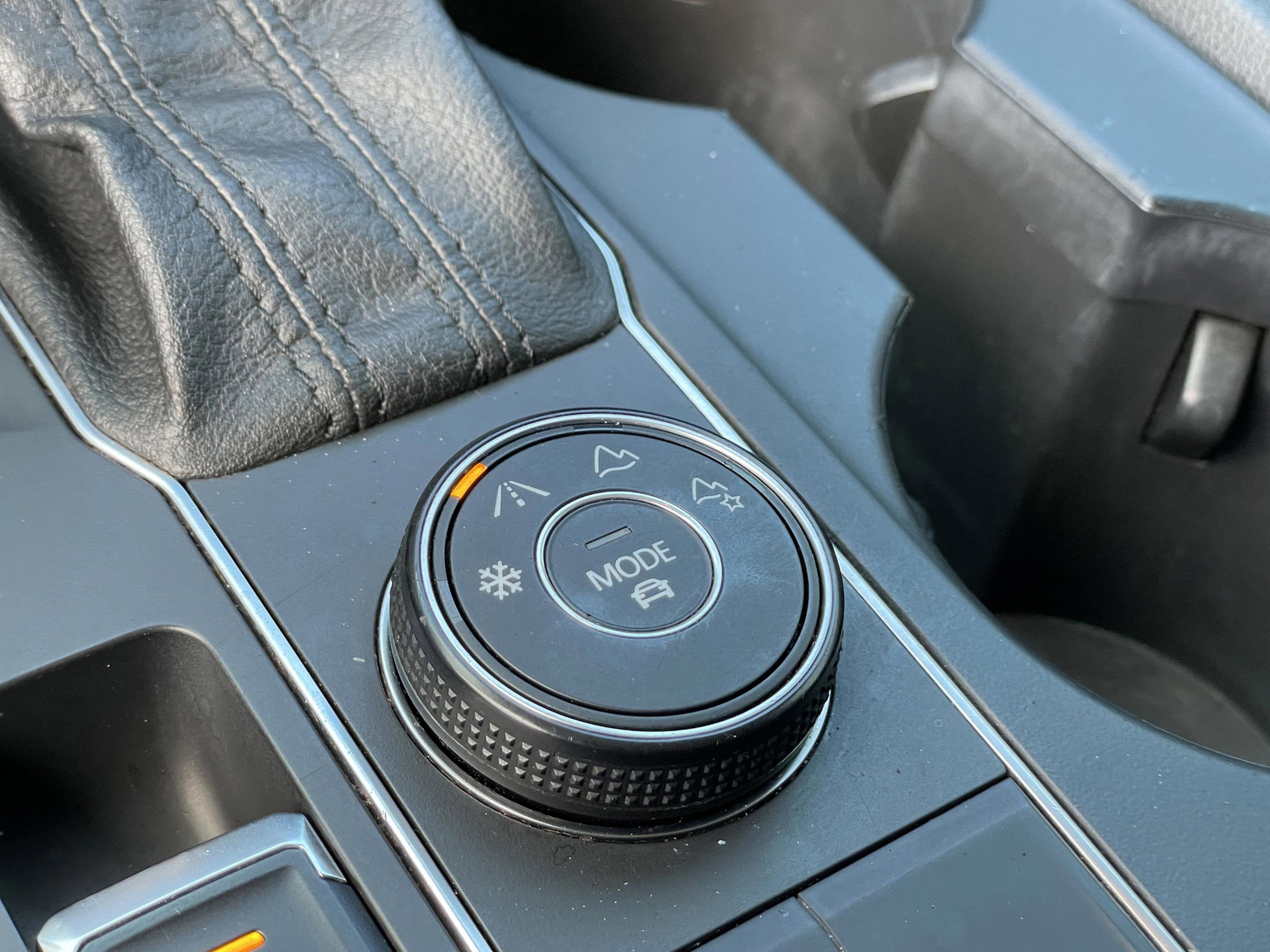 Used 2018 Volkswagen Atlas Launch Edition image 33