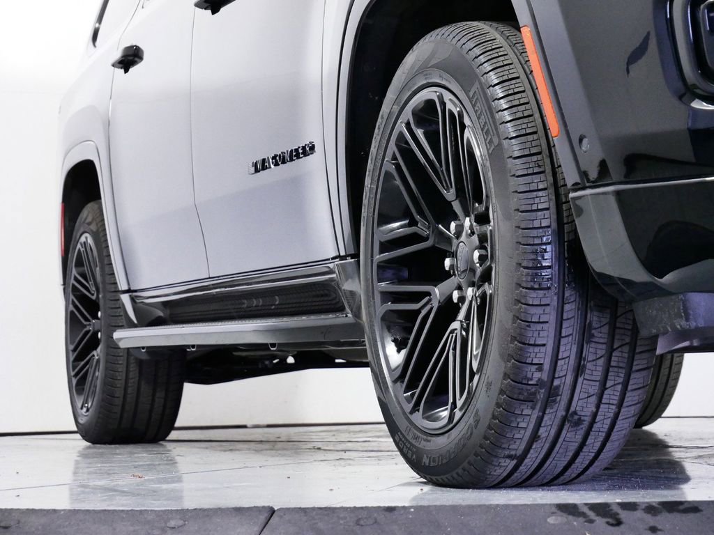 Used 2024 Jeep Wagoneer L Series II image 6