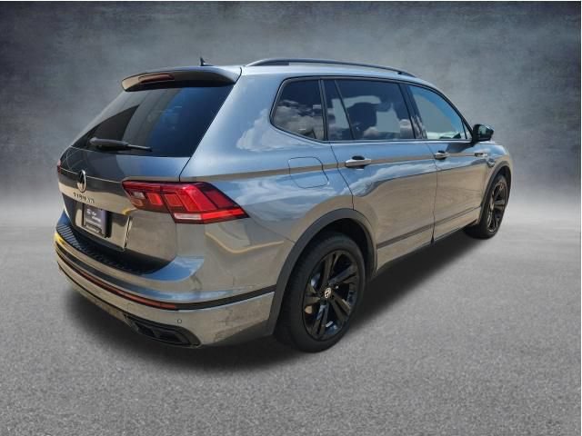 Used 2023 Volkswagen Tiguan SE R-Line FWD image 9