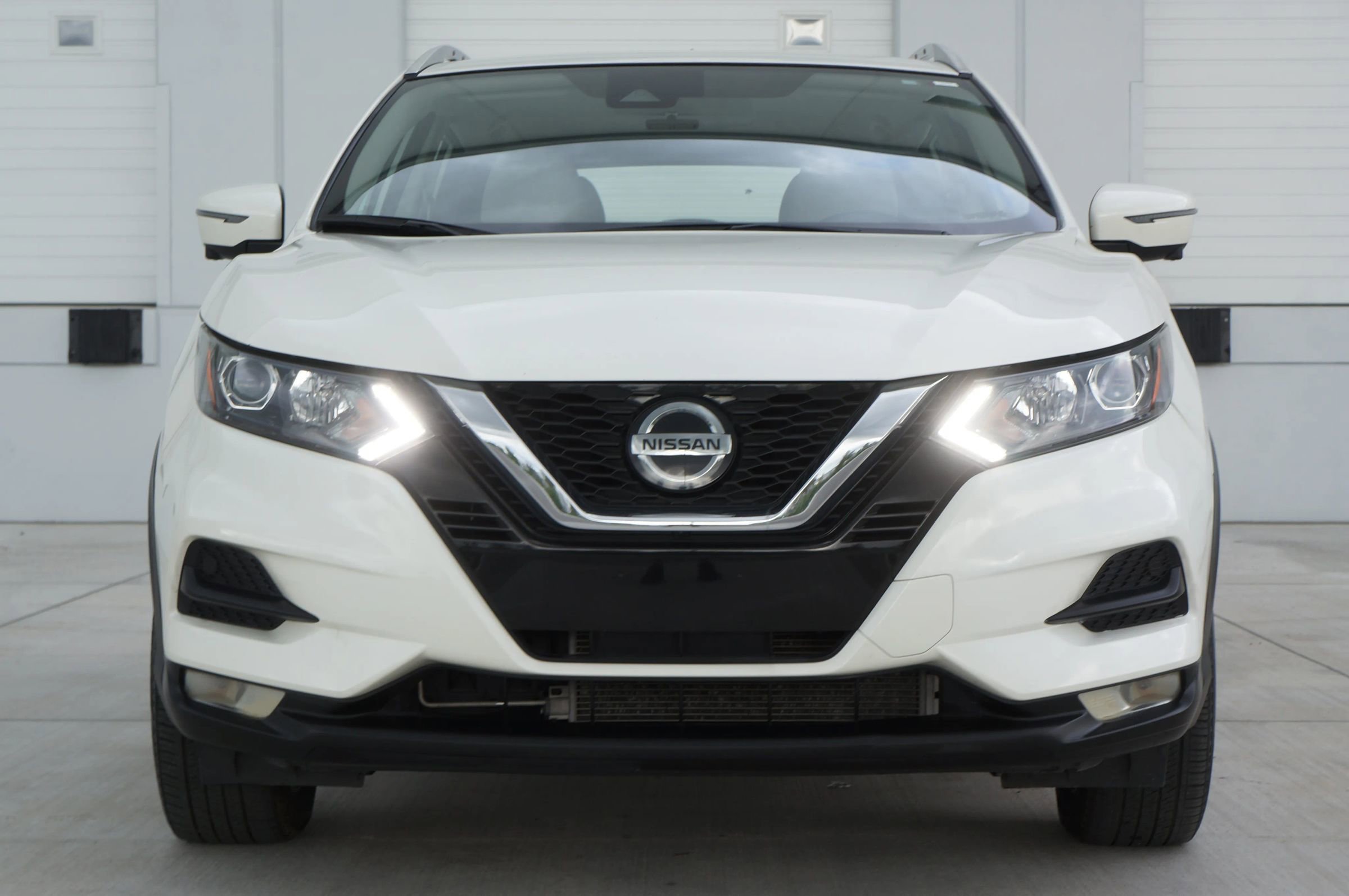 Used 2022 Nissan Rogue Sport SV w/ Technology Package image 4