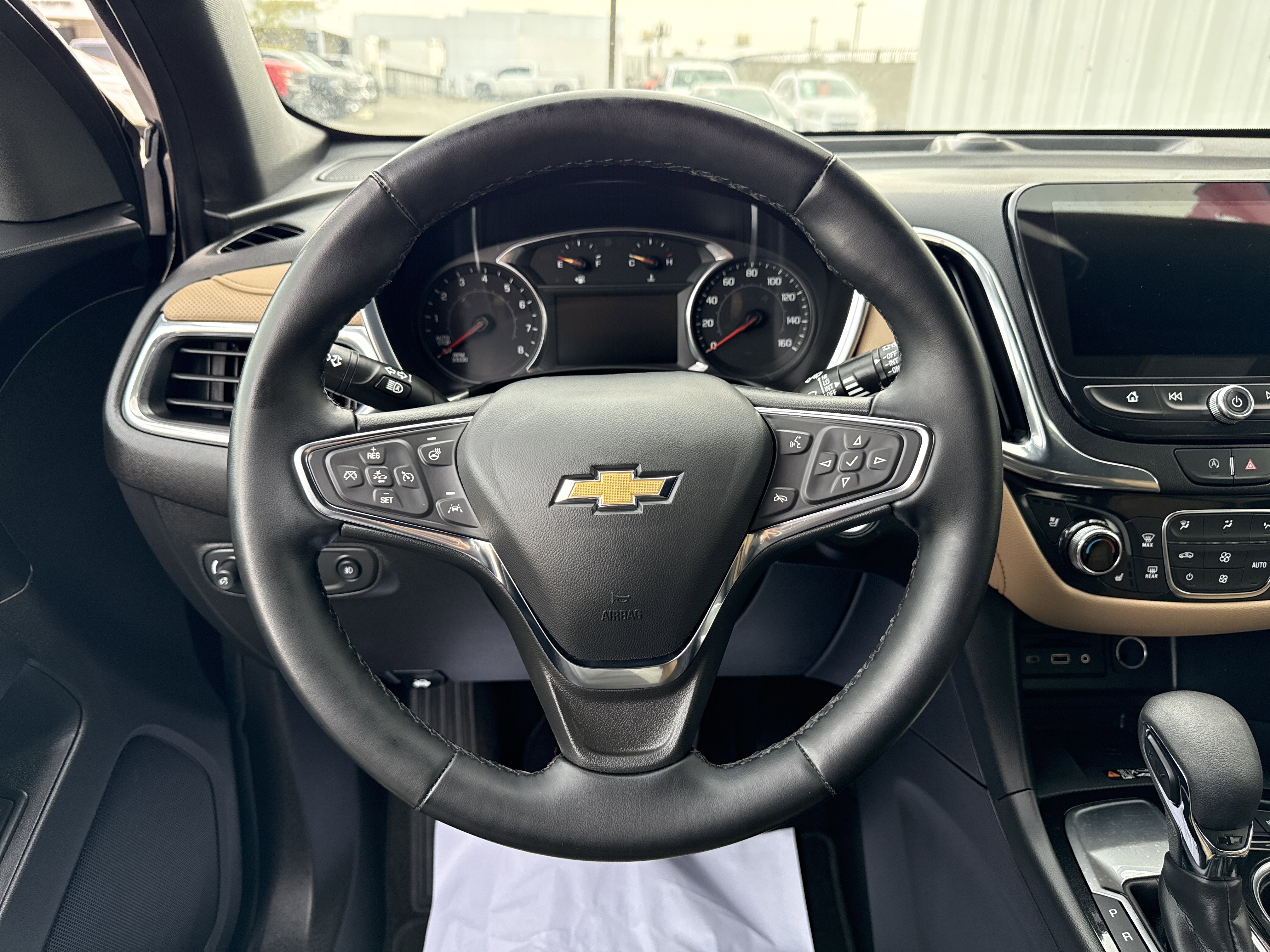 Used 2023 Chevrolet Equinox Premier image 18