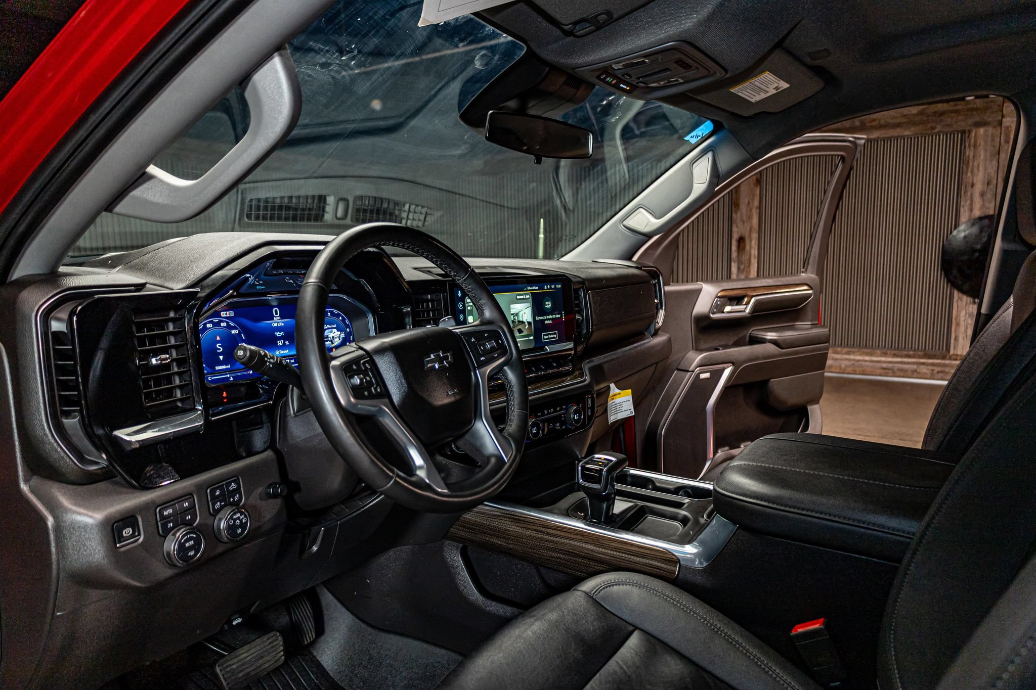 Used 2024 Chevrolet Silverado 1500 LT Trail Boss w/ LT Trail Boss Premium Package AWD/4WD image 12