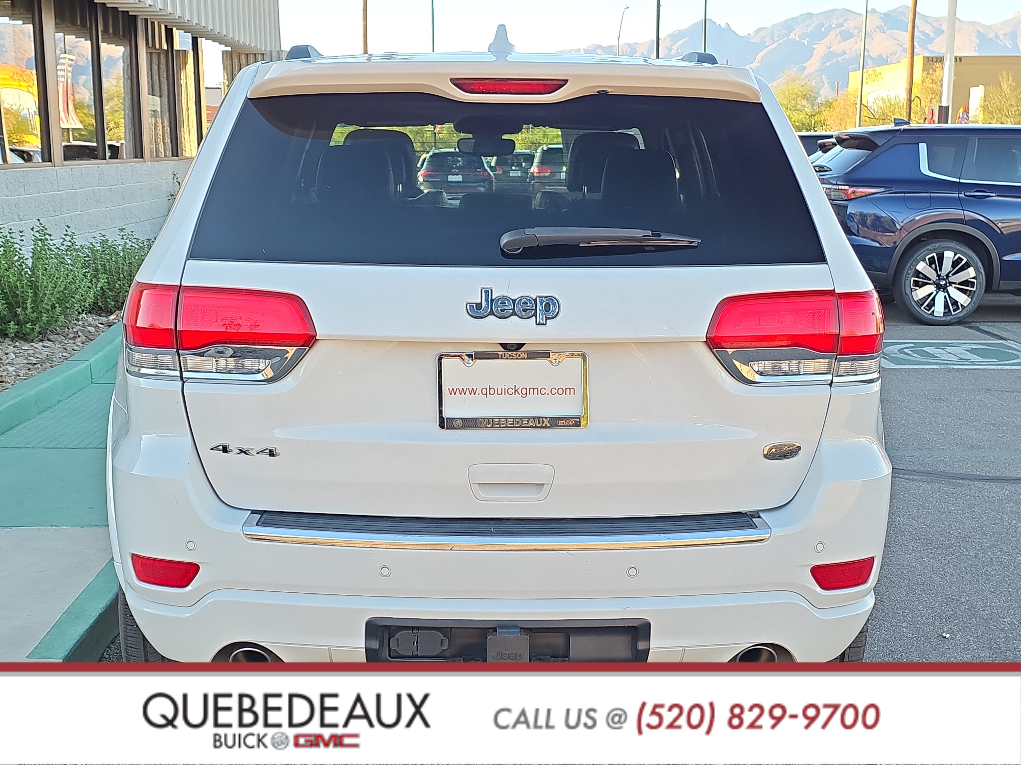 Used 2018 Jeep Grand Cherokee Overland AWD/4WD image 6