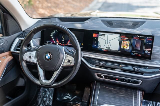 Used 2023 BMW X7 xDrive40i w/ Parking Assistance Package AWD/4WD image 29