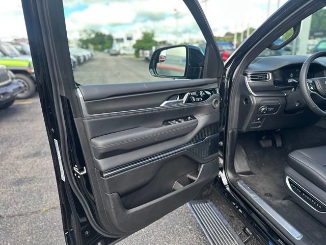 New 2026 Jeep Grand Wagoneer Summit AWD/4WD image 20