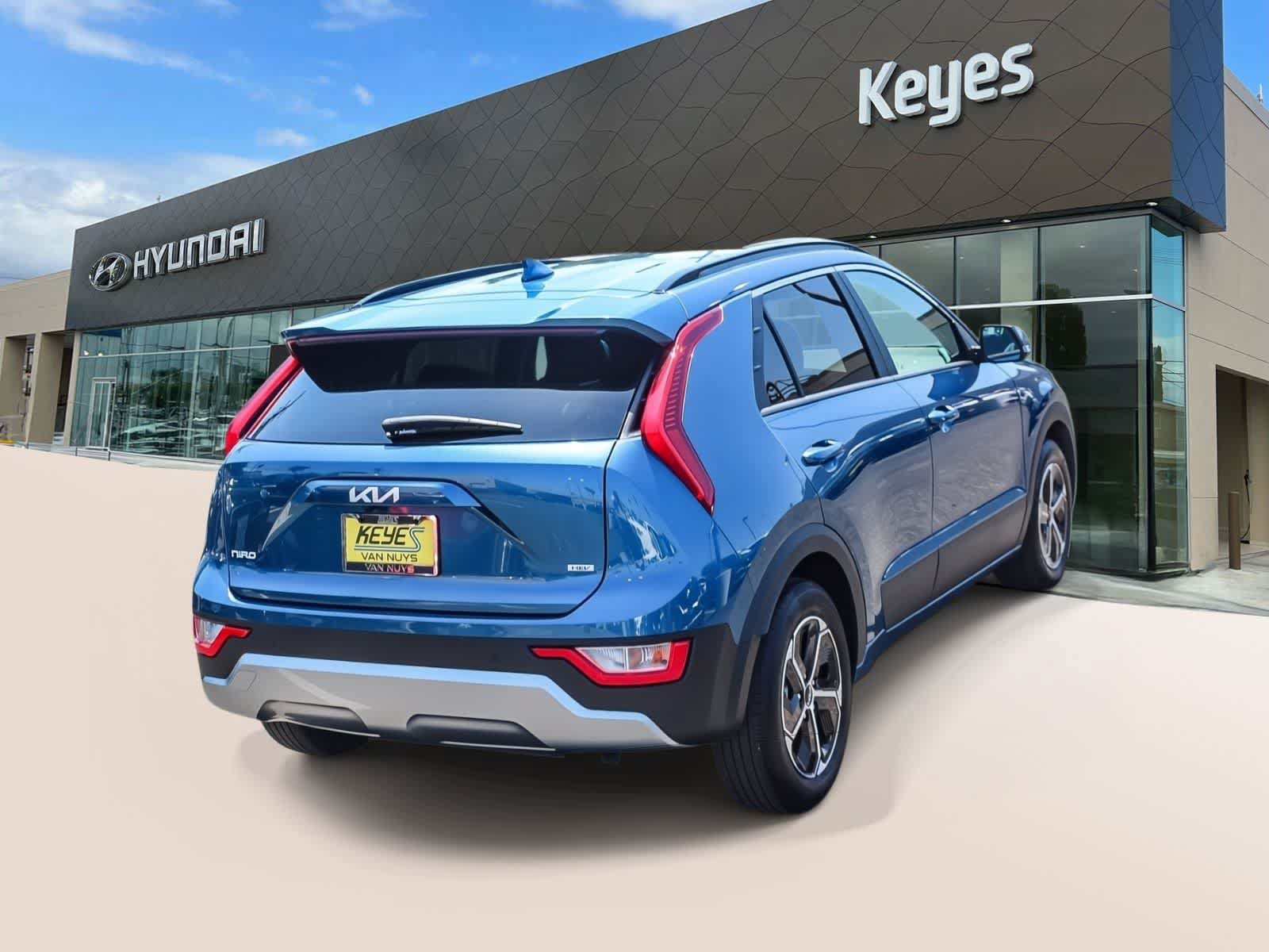 Used 2025 Kia Niro EX FWD image 4