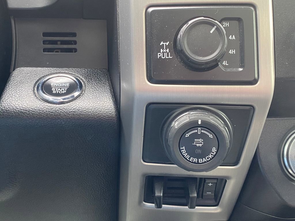 Used 2019 Ford F150 Platinum w/ Technology Package AWD/4WD image 31