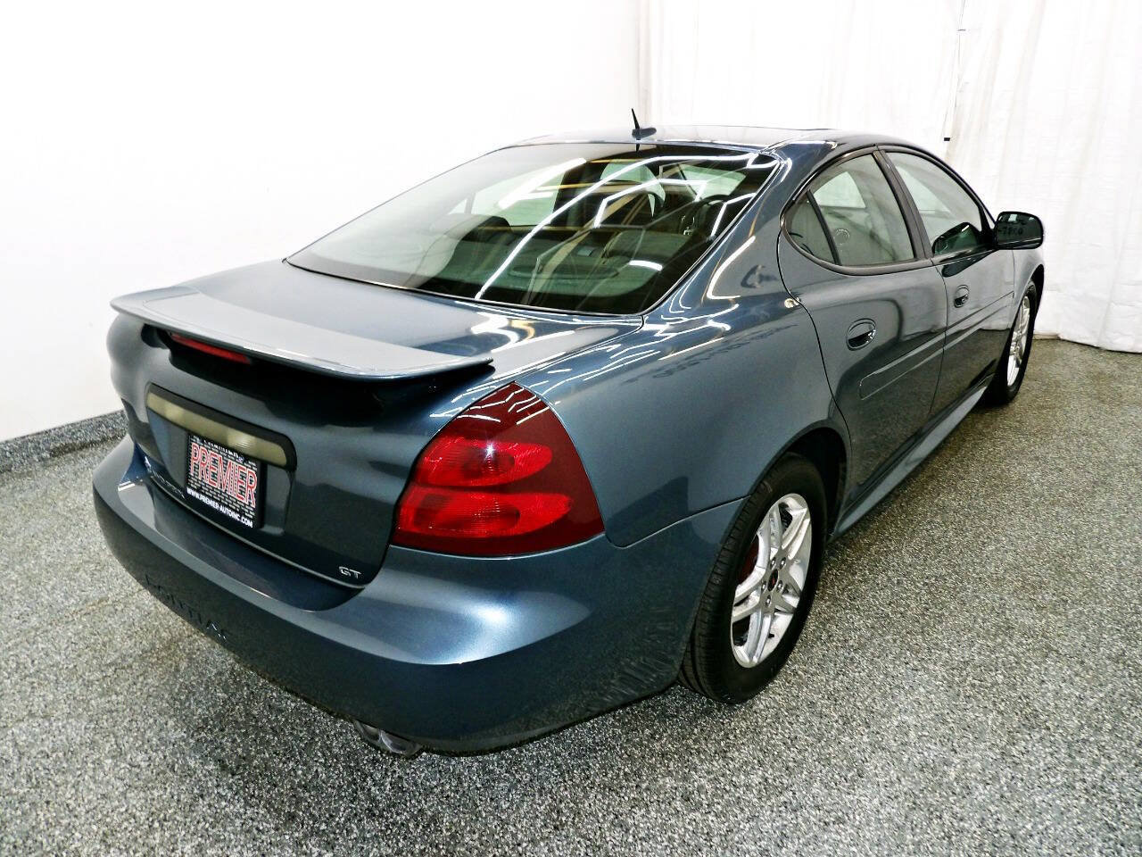 Used 2006 Pontiac Grand Prix GT w/ Sun And Sound Package FWD image 6