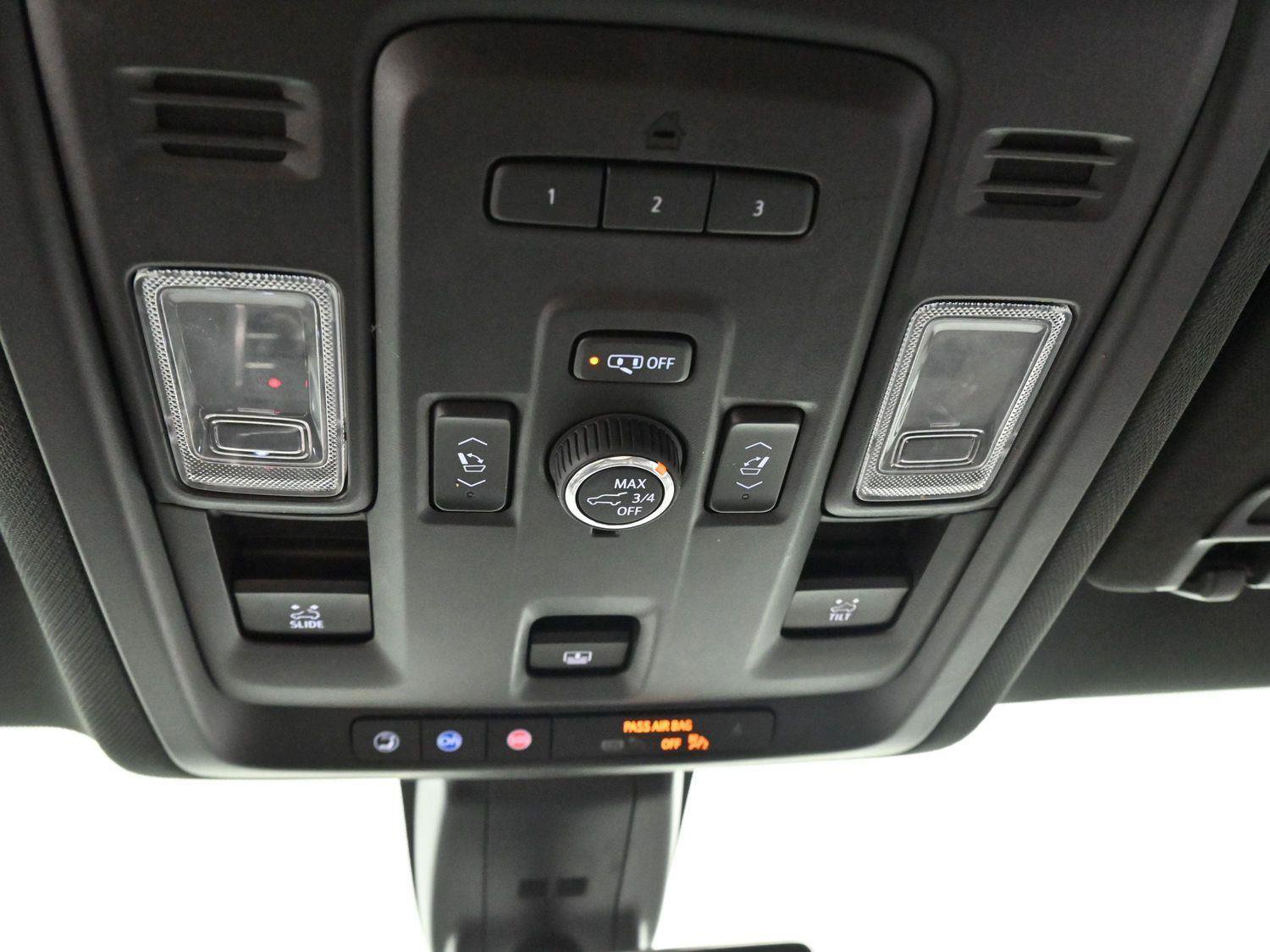 Used 2021 Chevrolet Tahoe Premier w/ Premium Package AWD/4WD image 31