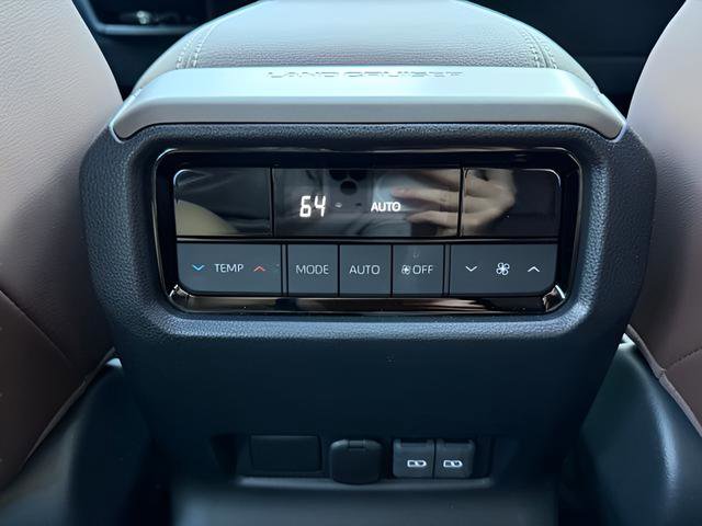 Used 2024 Toyota Land Cruiser image 31