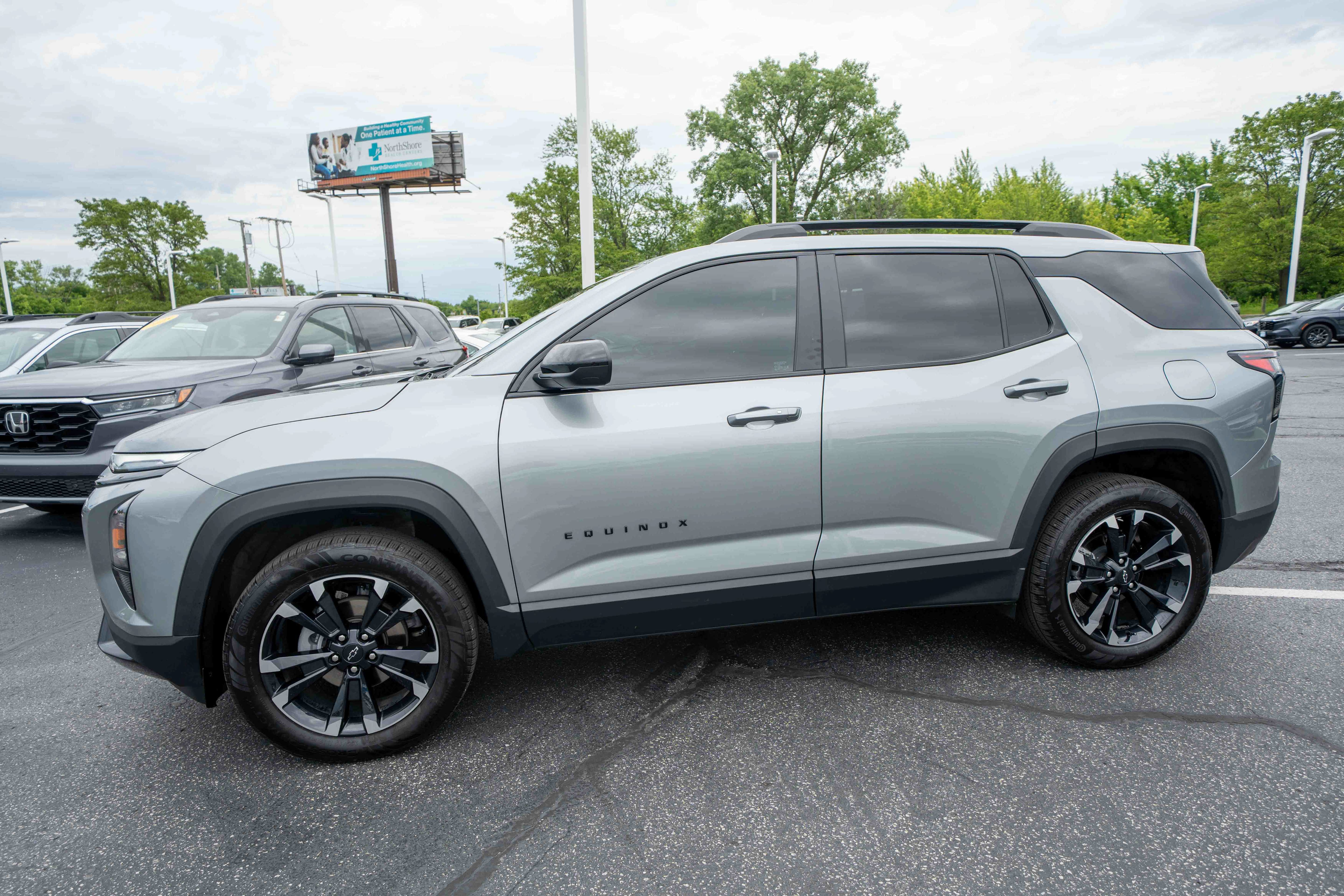 Used 2026 Chevrolet Equinox RS w/ LPO, Floor Liner Package AWD/4WD image 3