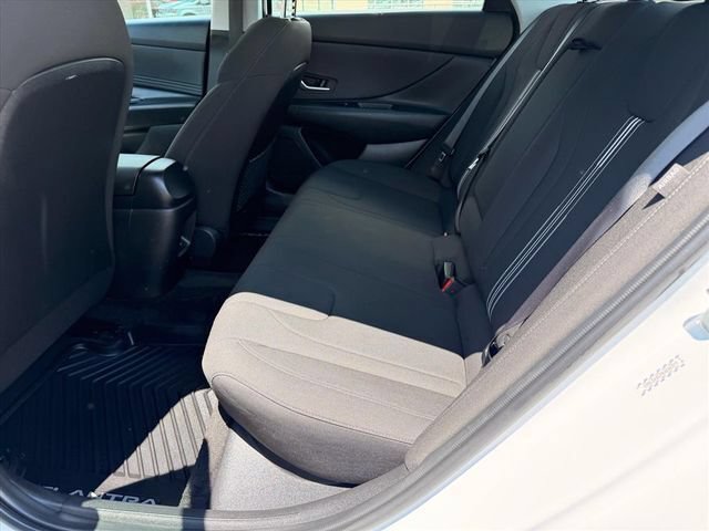 Used 2024 Hyundai Elantra SEL w/ Convenience Package FWD image 12
