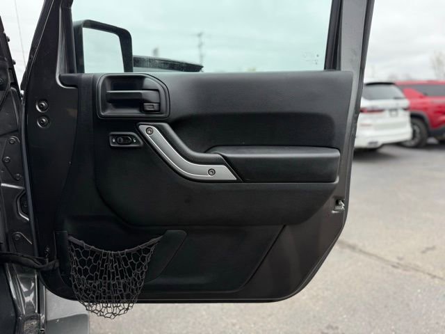 Used 2016 Jeep Wrangler Sahara w/ Connectivity Group AWD/4WD image 12