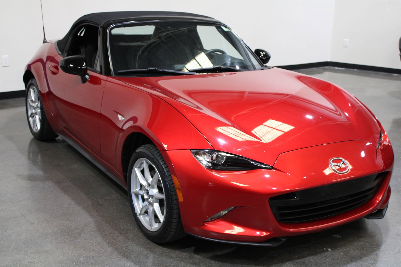 Used 2016 MAZDA MX-5 Miata Sport image 8