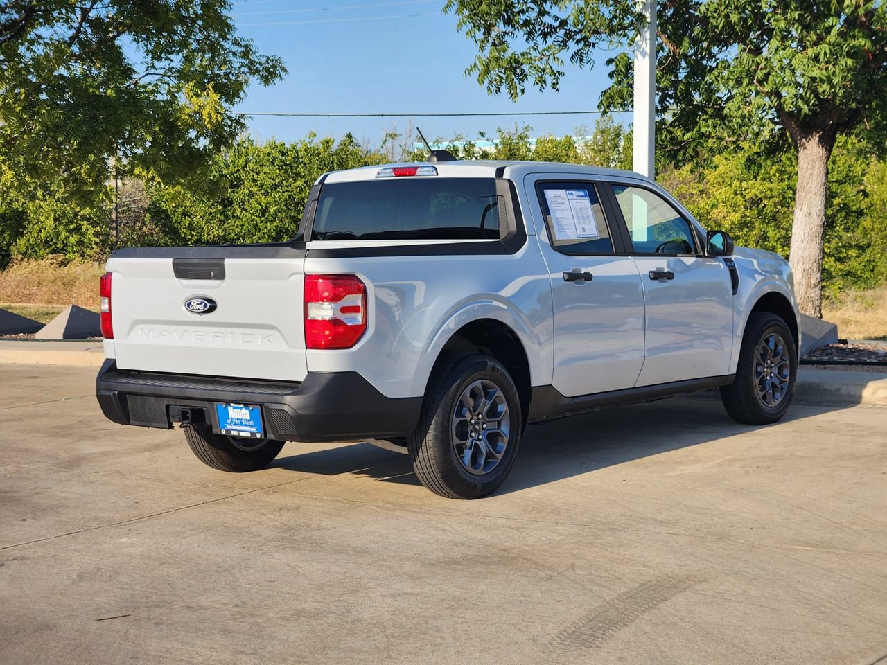 Used 2025 Ford Maverick XLT w/ Equipment Group 302A AWD/4WD image 5