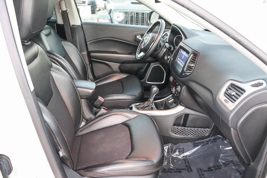 Used 2020 Jeep Compass Latitude w/ Popular Equipment Group FWD image 19