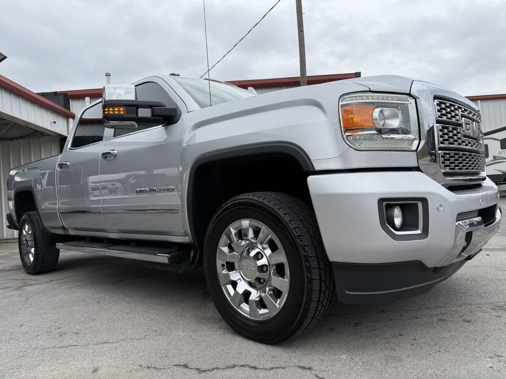 Used 2019 GMC Sierra 2500 Denali w/ Duramax Plus Package AWD/4WD image 28