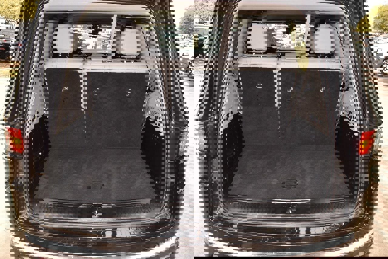 Used 2022 Jeep Wagoneer Series III w/ Rear Seat Video Group 1 image 39