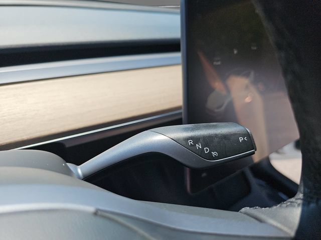 Used 2022 Tesla Model Y Performance AWD/4WD image 22