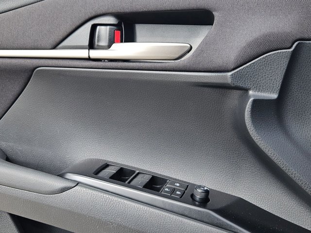 Used 2025 Toyota Camry LE image 13