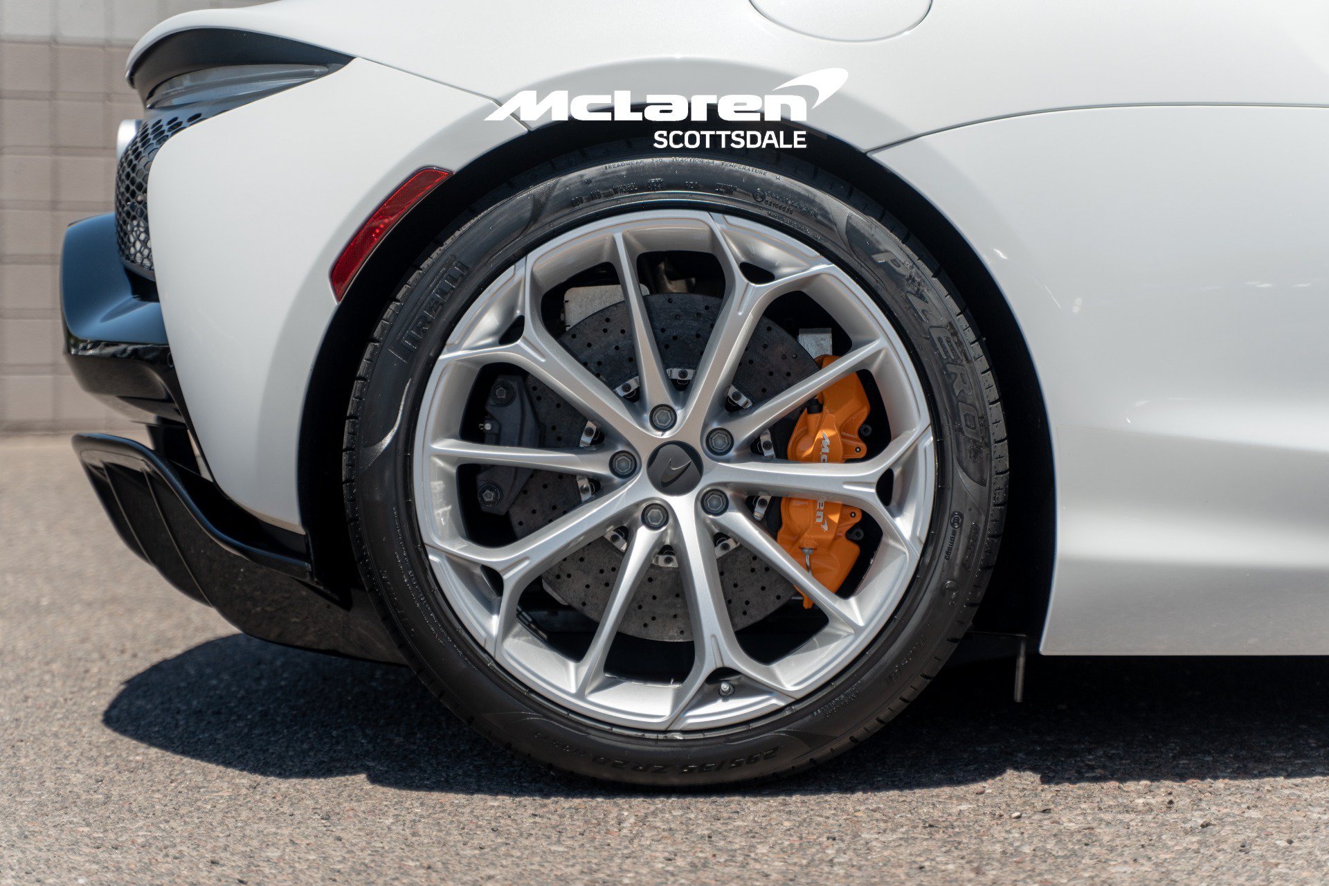 Used 2026 McLaren Artura RWD image 29