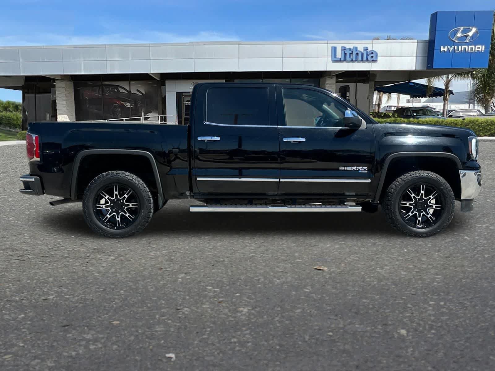 Used 2017 GMC Sierra 1500 SLT RWD image 9