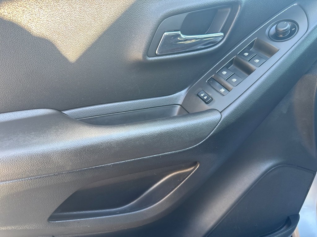 Used 2017 Chevrolet Trax LS image 16