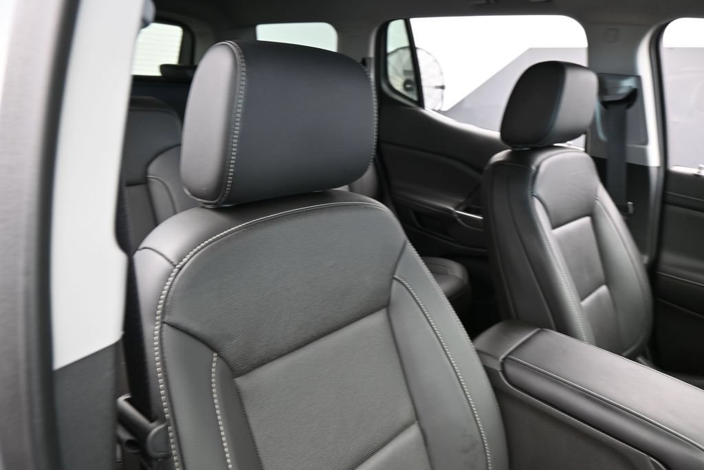 Used 2023 GMC Acadia SLT w/ Technology Package FWD image 55