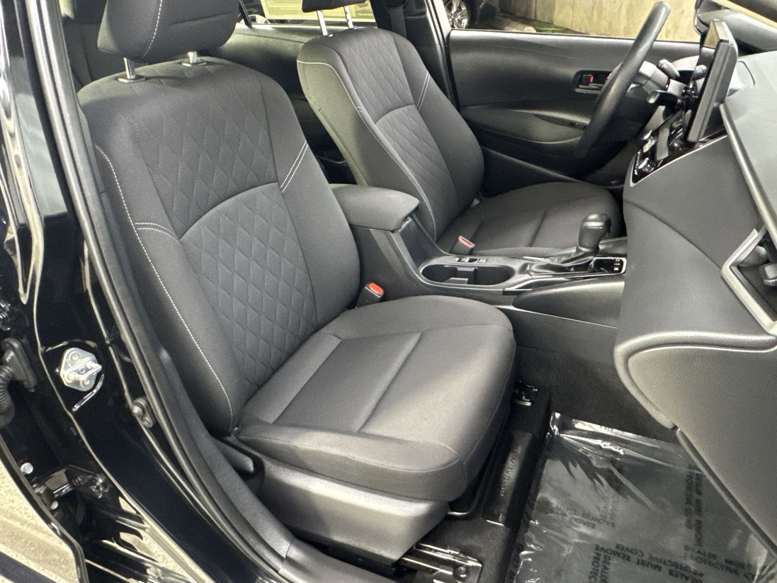 Used 2025 Toyota Corolla LE image 39