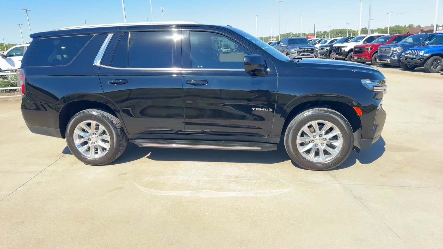 Used 2021 Chevrolet Tahoe LT RWD image 2